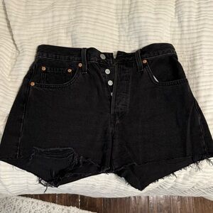 Black wash Levi’s shorts